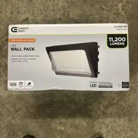 61504141 Commercial Electric 18in Bronze Outdoor Led Wall Pack Flood Light New