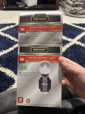 Defiant 016963159396 180-degree Motion-activated Led Outdoor 200 Lumen Security Light - Black