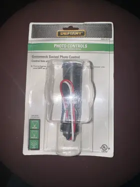 Defiant 081077003491 Gooseneck Swivel Photocell Control 325 079 New