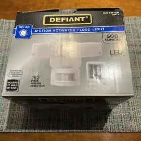 Dfi-0553-wh Defiant 180-degree White Solar-powered Outdoor 2-head Led Security Flood Light