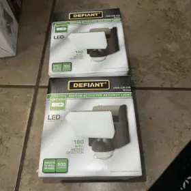 Hb-1850-bz Defiant 180-degree Battery Motion Sensor Outdoor Integrated Led Flood 2 Pack