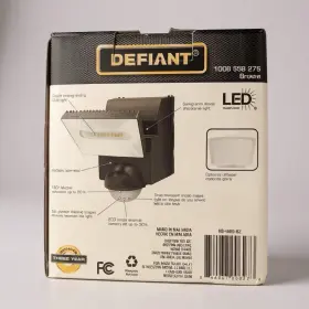 Hb-2790-wh Defiant White Motion Activated Battery Powered Outdoor Dusk To Dawn Led Light