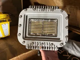 Ald7bc29dnwng Dialight Safesite Led Area Light 66w 100-277v Ip66 Pole Mount Gray Outdoor