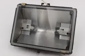 Dr300c Electric 474-61/l-240v Thomas And Betts American 370-61 570-61 Flood Light Vintage