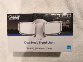 73777 Feit Electric Dual Head Led Flood Light White Finish 28 Watts 2000 Lumens 50k Hr