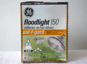 Ge 043168263702 Saf-t-gard Shatter Resistant Outdoor Floodlight 150 Watt 120 Volts Par38 Nib