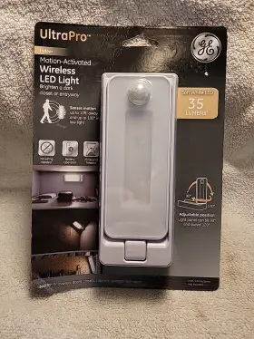General Electric 030878532181 Ultrapro Motion-activated Wireless Led Light 35 Lumens