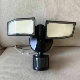 Se1292-plp-16lf3-g Good Earth Lighting Led Flood Light Motion Sensor 16w Black Outdoor Hardwired