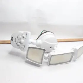 Se1293-wh3-02lf0-g Good Earth Lighting 3-head Led Motion Security And Area Light Bright White