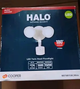 Tgs2s402mrcw Halo Tgs 1600 Lumen White Motion Activated Integrated Led Flood Light