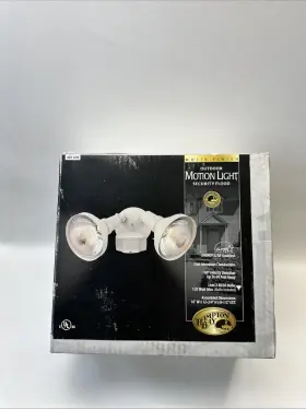 Hampton Bay 046335831742 Outdoor White Finish Motion Security Flood Light 407 678 New