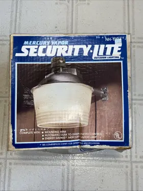 Nh-120 Handy Mans 044427512043 Man S Nite Hawk 175w Mercury Vapor Yard Garage Security Light Vintage Nos