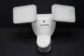 Hw-9302-wh Heath Zenith 180-degree Motion-sensing Outdoor Led Security Light