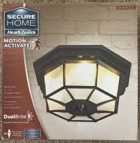 022246 Heath Zenith Secure Home Motion Activated Light Black Finish New