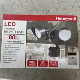 2400 Honeywell 884617011655 Lumen 2-head Led Security Light With 2-stage Lighting And Motion