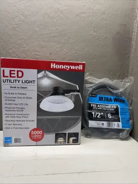 Ma095052-40c Honeywell 5000 Lumen Led Utility Light Dusk To Dawn Wall Or Pole Mount Aluminum