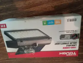 Hyper Tough 844753119332 1500-lumen Linkable Solar Street Light Motion Detection 120