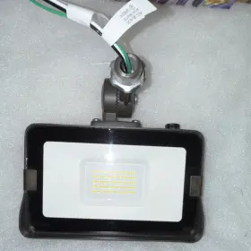 Ces-ls-vn-30w50120l12-kbz Hyperlite Led Flood Light 30w 5000k Ip65 Bronze
