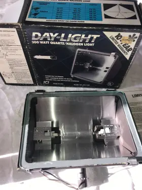 Innovative Controls Inc. 050435213001 Nos Rare Ici Day-light 300 Watt Quartz/halogen Security Floodlight Housing&lamp