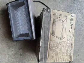 Yu899g Ledmo Led Wall X2
