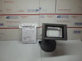 Fls20u40bp1-jb Maxlite Fls20u40bp1-jb/g2 Led Small Flood Light..18w..4000k....120-277v..bronze..see Photos