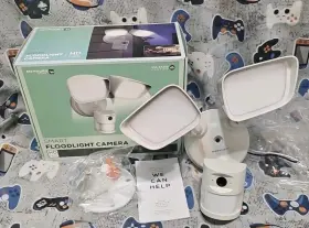 Mi-cw073-199w Merkury Floodlight Camera Hd Surveillance Motion Alerts And 1800-lumen Light