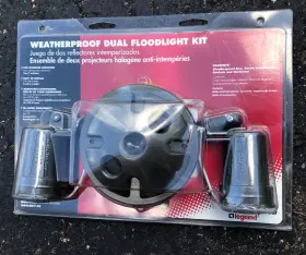 Pass & Seymour 785007264784 Double Floodlight Kit Outdoor Bronze Finish 150 Watt Security Light New
