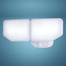 Moe22208wh Patriot Lighting Dualux White Led Dual Head Dusk-to-dawn Motion Outdoor Security Flood Light