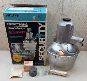161067 Philips Vtg Dusk To Dawn Barn Light Outdor Fixture Vintage New Open Box