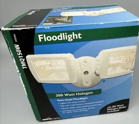 Regent Tmq150w Cooper Lighting 300 Watt Twin Head Floodlight Tmq150 White Hard Wired