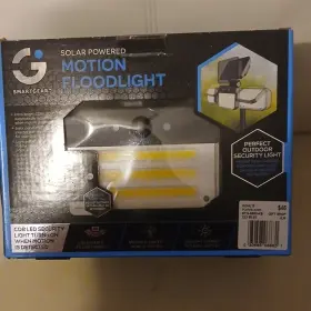 Stg-8845-425 Smartgear Solar Motion Led Floodlight 300 Lumen Outdoor Wall Mount Black