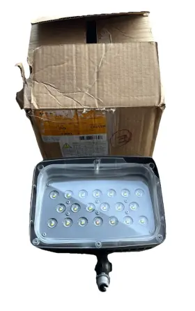 Fml-20l-52-5k7-w-u-k-db Spaulding Lighting Led Floodlight Fml52 Cracked Lens