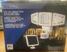 82153 Sunforce 150 Led Solar Powered Motion Activated 1000 Lumens Flood Light