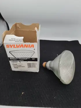 Sylvania 046135647536 64753 - 100 Watt Par38 Flood Light- Pulse Start Metal Halide