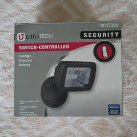0017300 Utilitech Bronze Switch-controlled Outdoor Flood Light Halogen 150w New