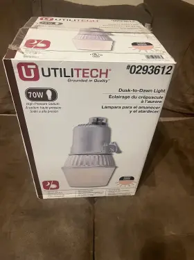 0293612 Utilitech Security Dusk Till Dawen Area Sensor Light # 70 Watt