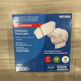 Utilitech 058219867082 Hardwired Led White 2 -head Dusk-to-dawn Flood Light 2000 -lumen