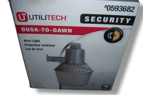 0593682 Utilitech 100-watt Gray Metal Halide Dusk-to-dawn Flood Light Model #0593682 New
