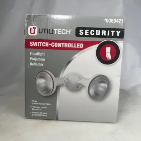 Utilitech 080083500499 Security Switch Controlled Floodlight New Open Box Bulbs Not Included