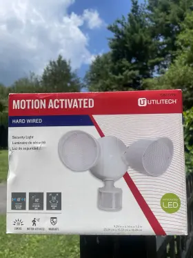 0803989 Utilitech Security Light Motion Activated