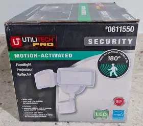 0803995 Utilitech Head White Integrated Motion Activated Flood Light Reflector Security