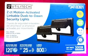 3418301 Utilitech Motion Activated Linkable Dusk To Dawn Security Lights New