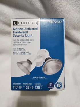 7636002331 Utilitech Flood Light Outdoor Security 110 Motion Activated Sensor 120-watt Par White