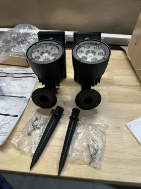 Q29djo4o5-o8 Westinghouse 842353123759 2 Pack Solar Color Changing Led Spot Light Model New