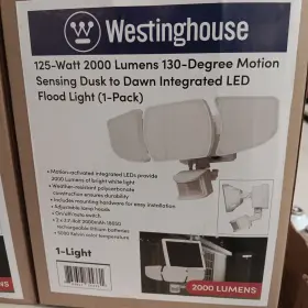 Sr65sc01h-06 Westinghouse 2000 Lumen Solar Motion Activated Triple Head Security Light White