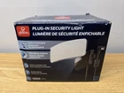 Globe Electric 1200-LUMEN 10.5-WATT Black Plug-in Led Outdoor Floodlight Used. Price: $20.00.